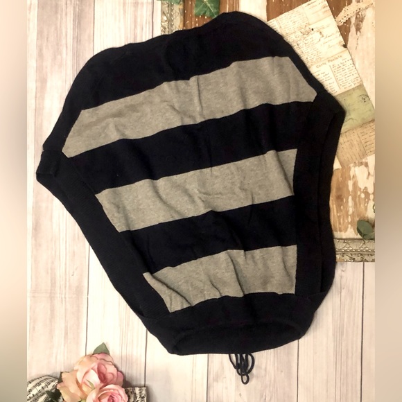 AEO Oversized Sweater Vest - Picture 5 of 5